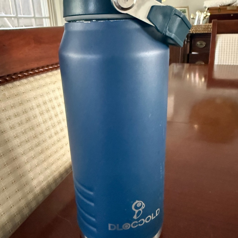 Blue DLCOOLD Water Bottle 48 Oz Blue GUC